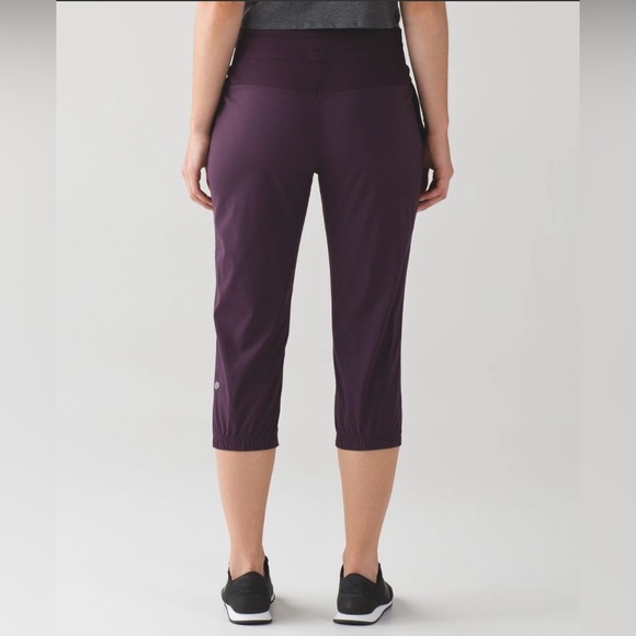 NWT Lululemon Dance Studio Crop II Black Cherry Size 4 - Picture 8 of 12